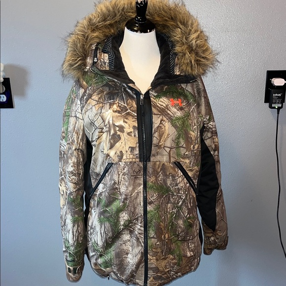 Women’s 2XL Under Armour Jacket with Faux Fur Hood - Picture 1 of 9